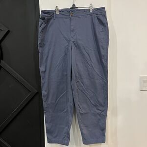 LL Bean Women’s Comfort Stretch Mid Rise Straight Leg Chino Pants Size 18W